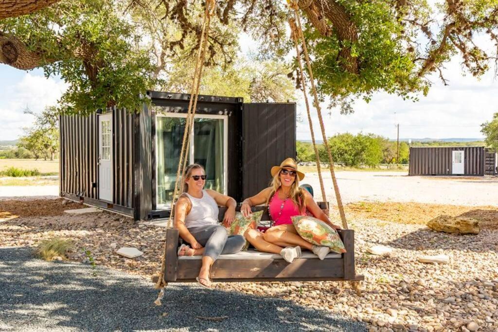The Container Retreat @ 290 Wine Trail #9 Get Away Today! Hye Exterior photo